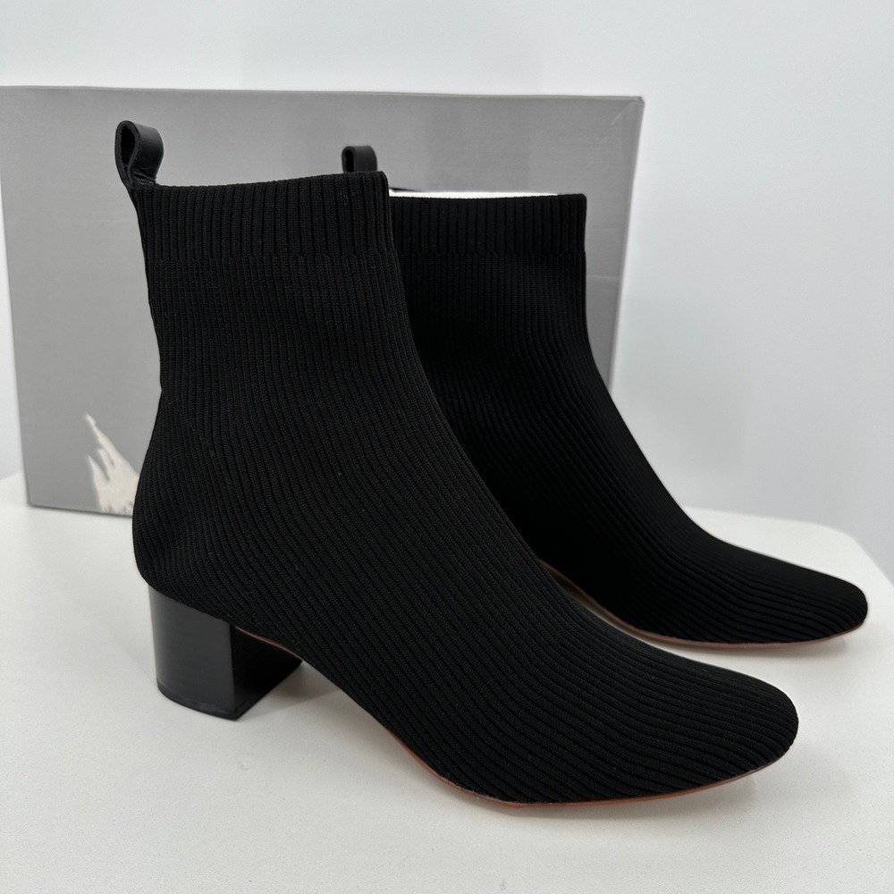 Everlane The Glove Boot in Black size 8.5 Women's Stretch Rib Knit Ankle Bootie